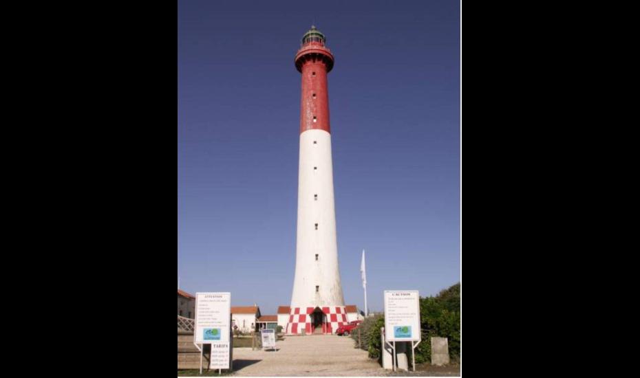 Grimper au sommet du phare de la Courbe à Royan - phare de la courbe